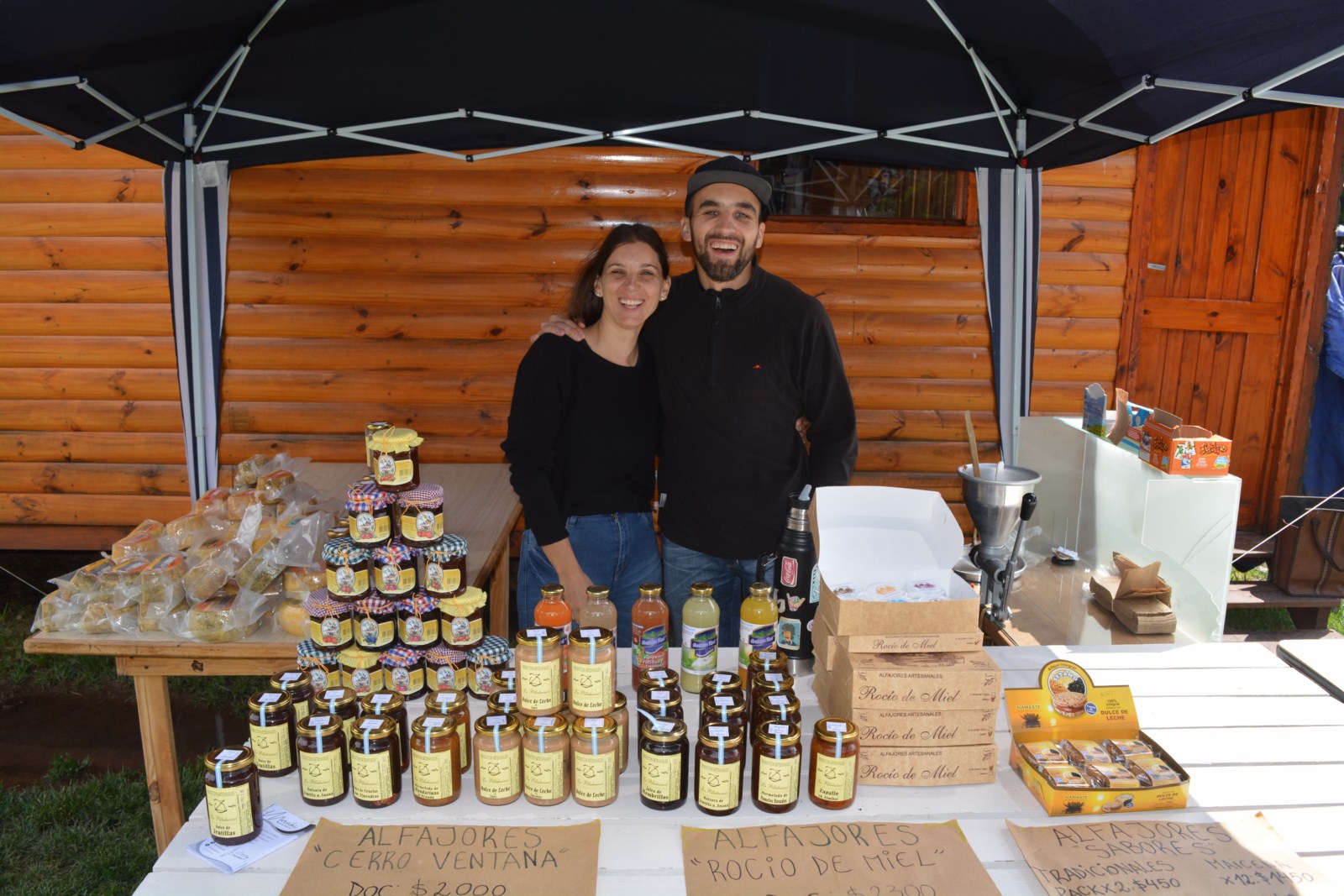 Se vive a pleno la Feria y paseo de artesanos en Meraki Regionales