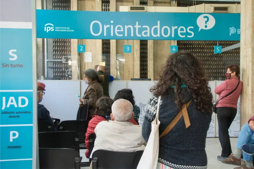 Aumentan las jubilaciones del IPS y habrá un bono de 10 mil pesos