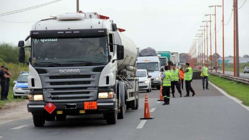 Restringen la circulación de camiones en rutas nacionales y autopistas ...