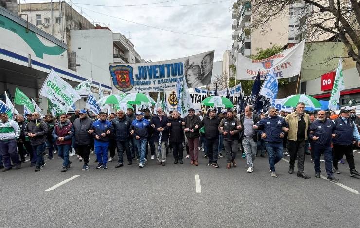 El Gobierno le descontará el día a los trabajadores estatales que ...